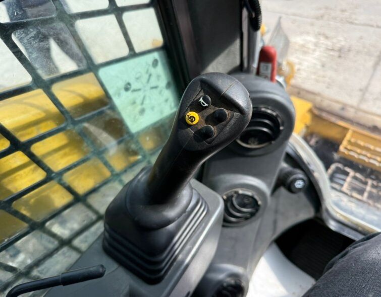 CATERPILLAR 299D3 XE ***DÉBIT ÉLEVÉ 150 L/min***